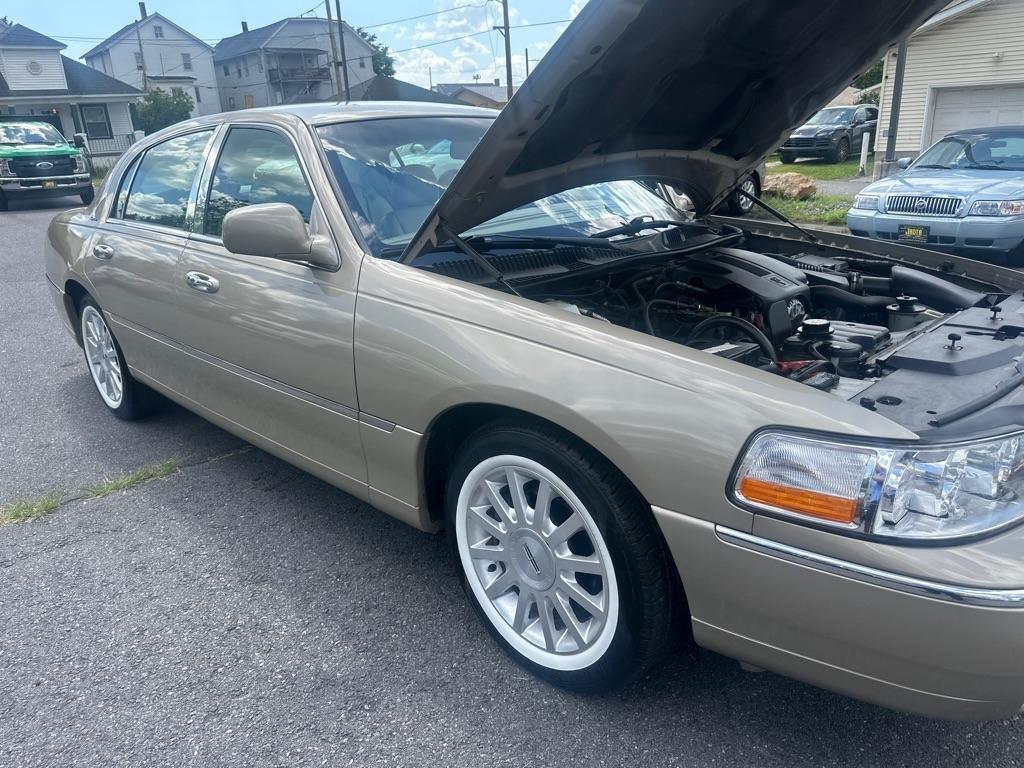 Lincoln Town Car  2006