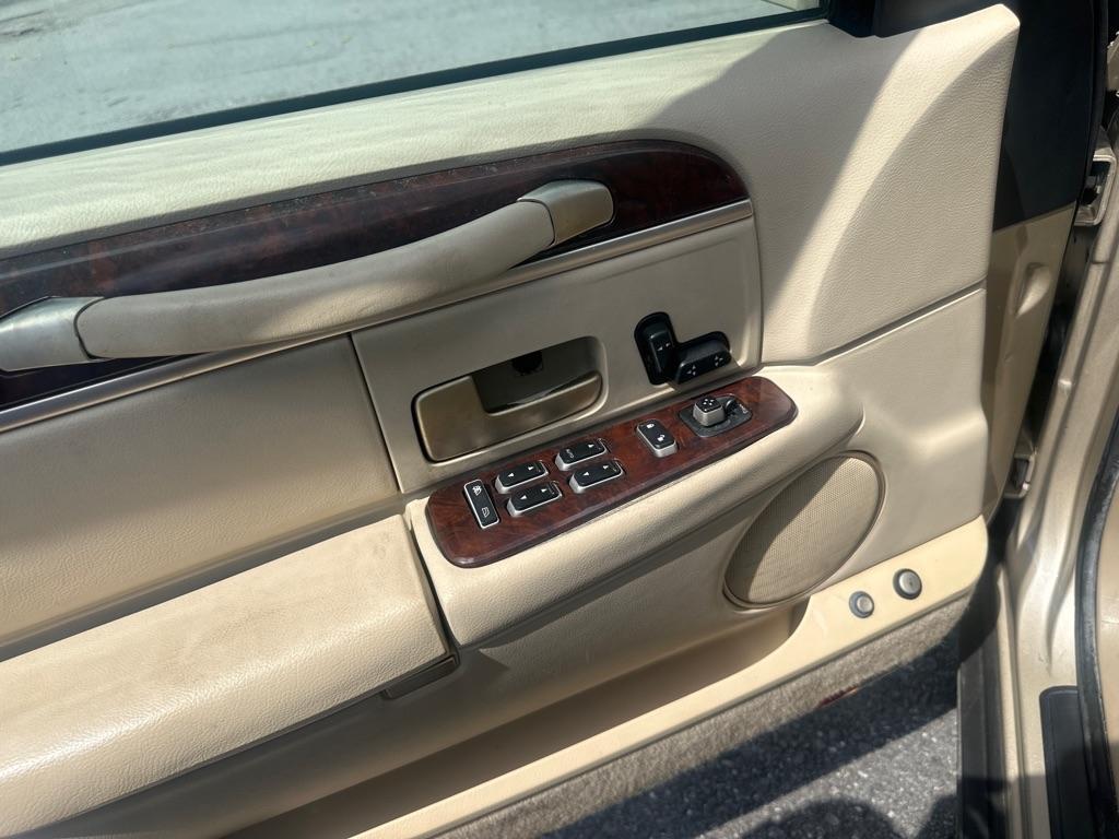 Lincoln Town Car  2006