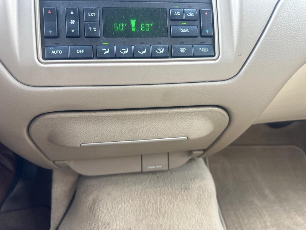 Lincoln Town Car  2006