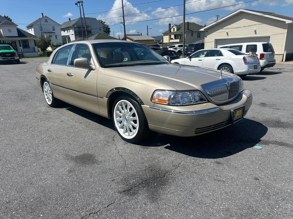 Lincoln Town Car 4dr Sdn Signature Premium 2006