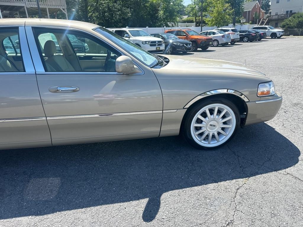 Lincoln Town Car 4dr Sdn Signature Premium 2006