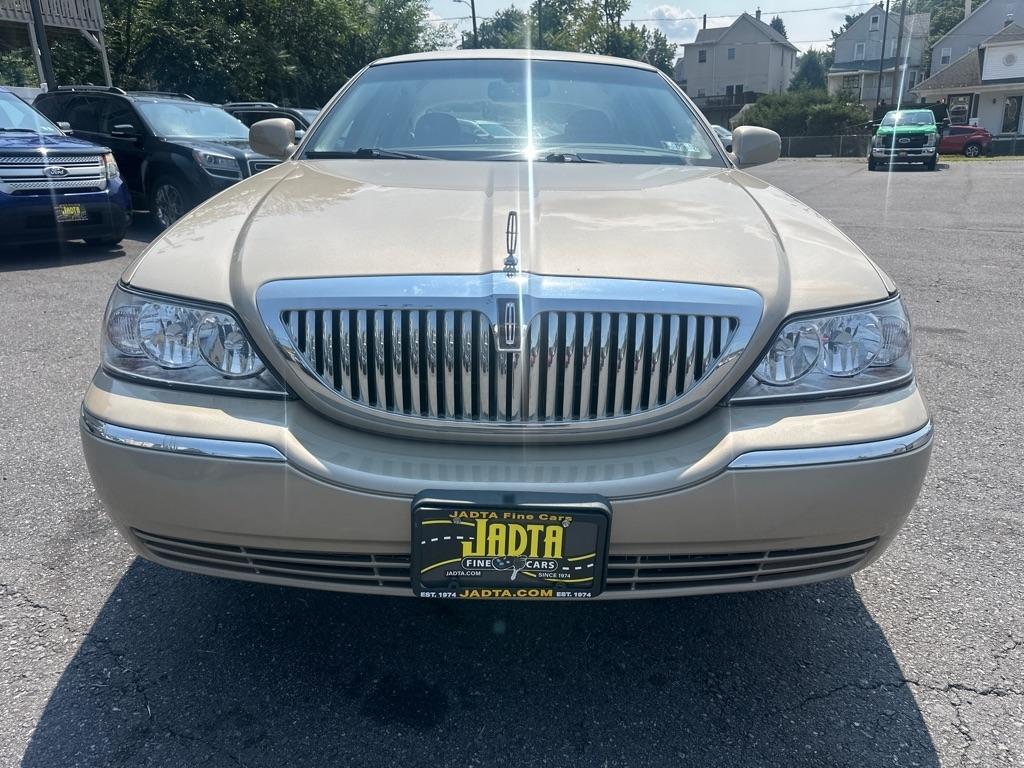 Lincoln Town Car 4dr Sdn Signature Premium 2006