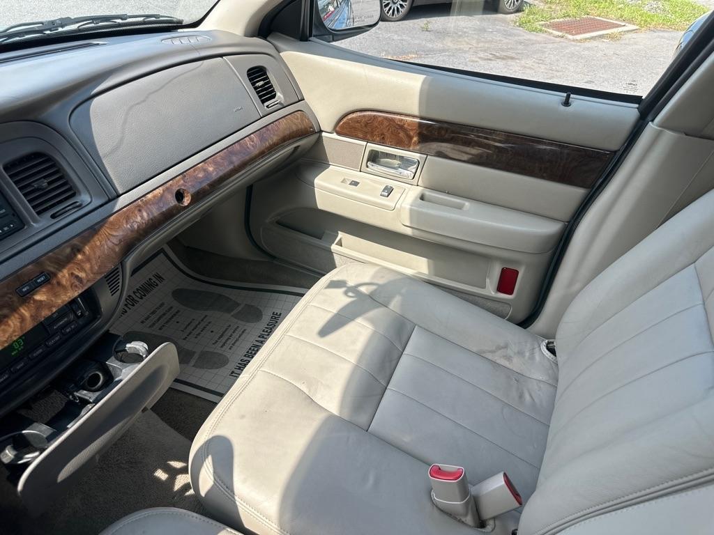 Mercury Grand Marquis  2010