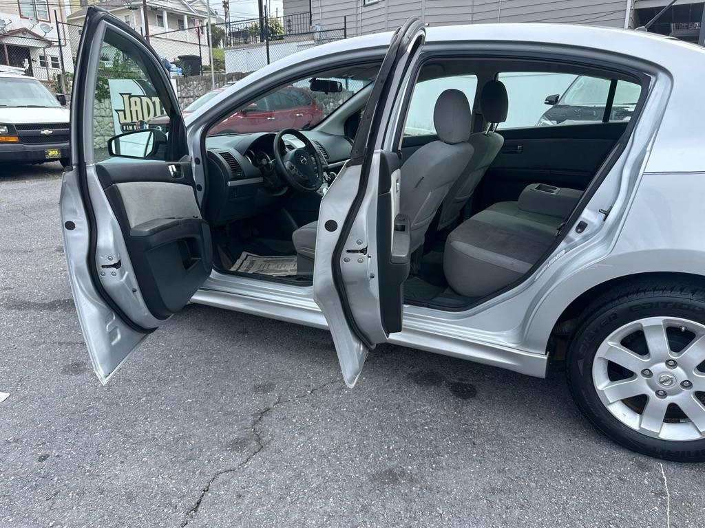 Nissan Sentra  2010