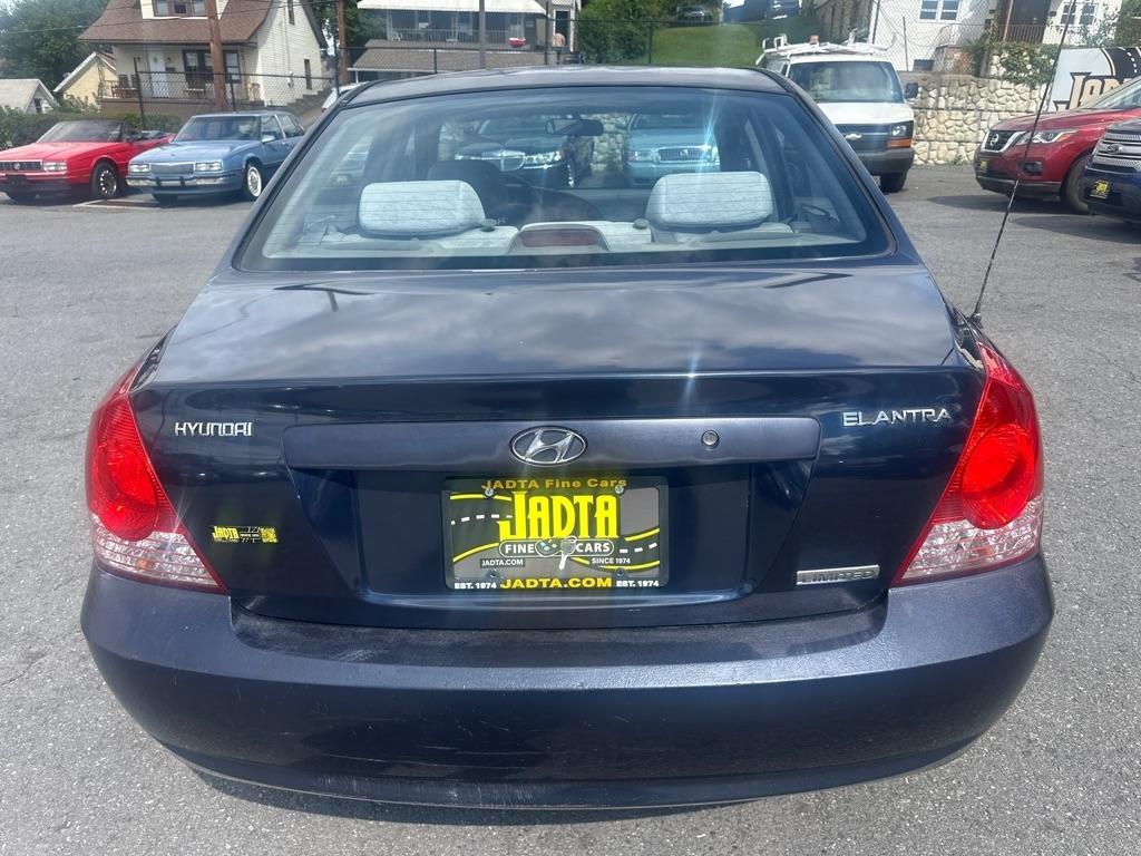 Hyundai Elantra  2005