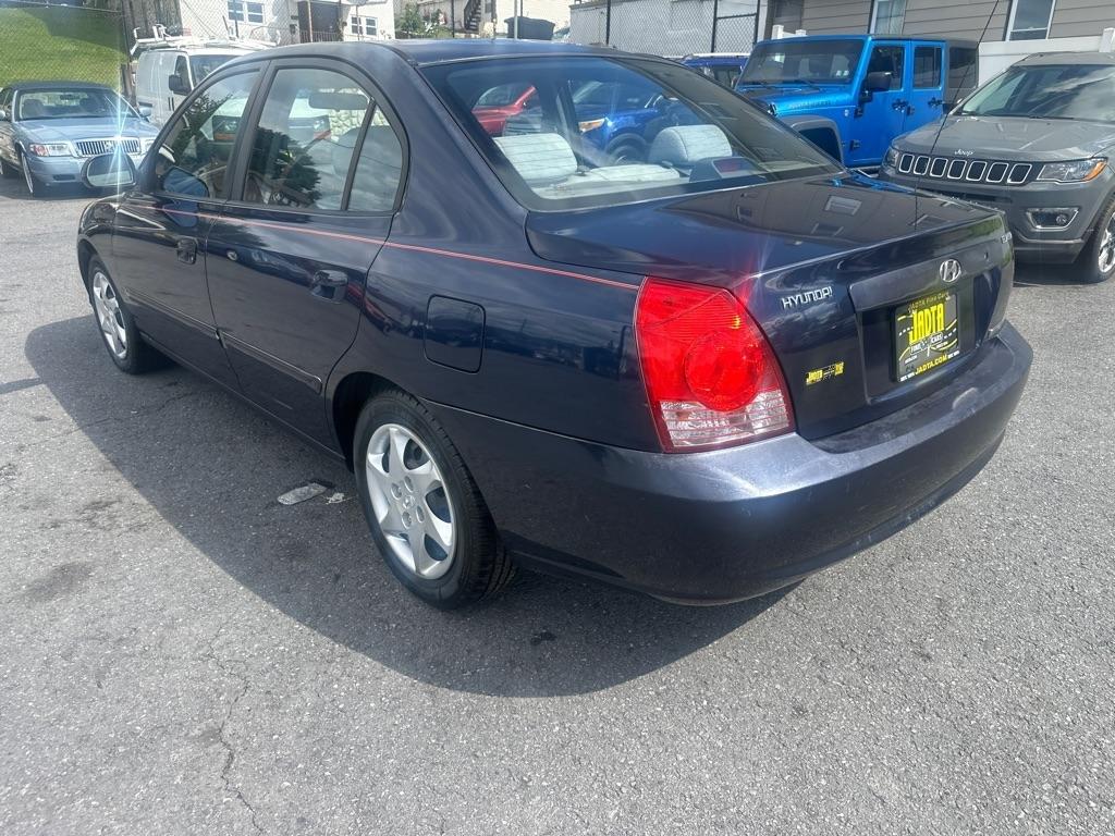 Hyundai Elantra  2005