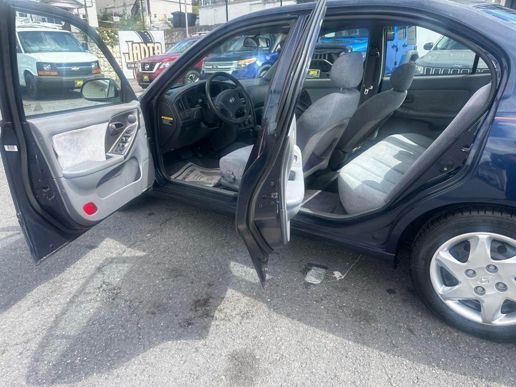 Hyundai Elantra  2005