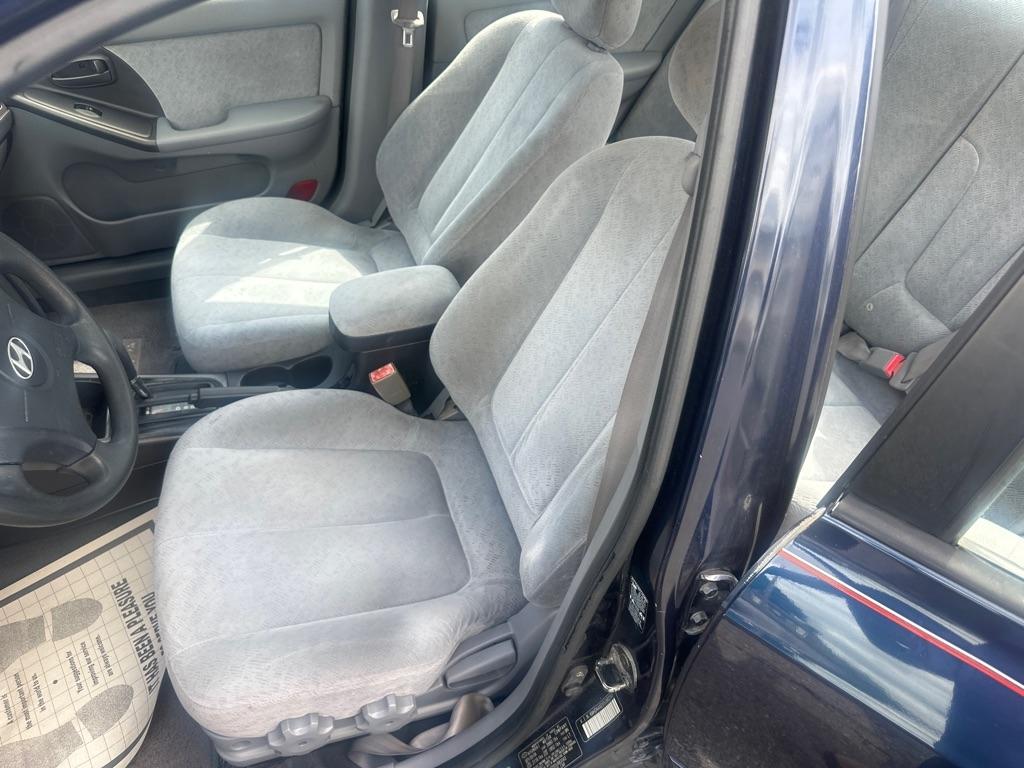 Hyundai Elantra  2005
