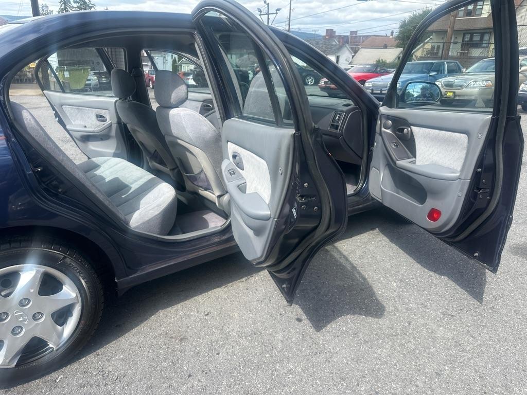 Hyundai Elantra  2005