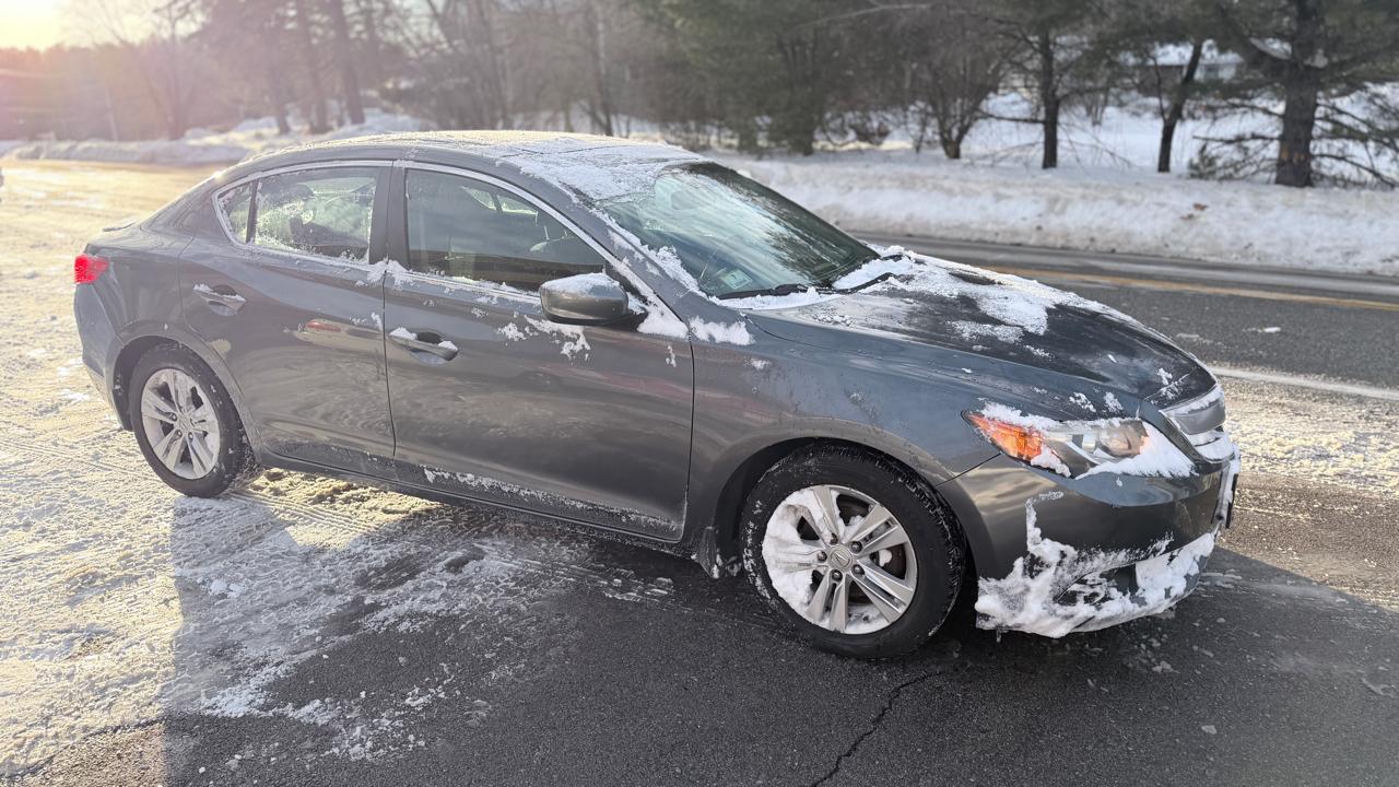 Acura ILX 4dr Sdn 2.0L 2013