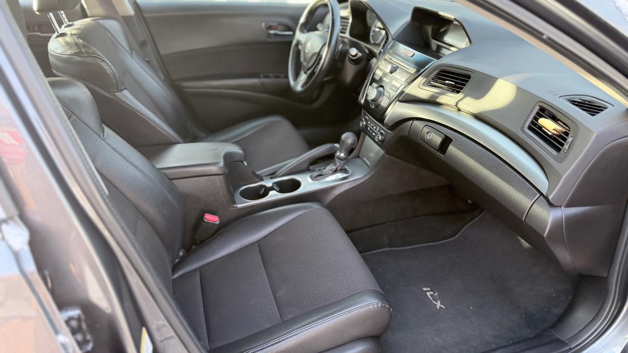 Acura ILX 4dr Sdn 2.0L 2013