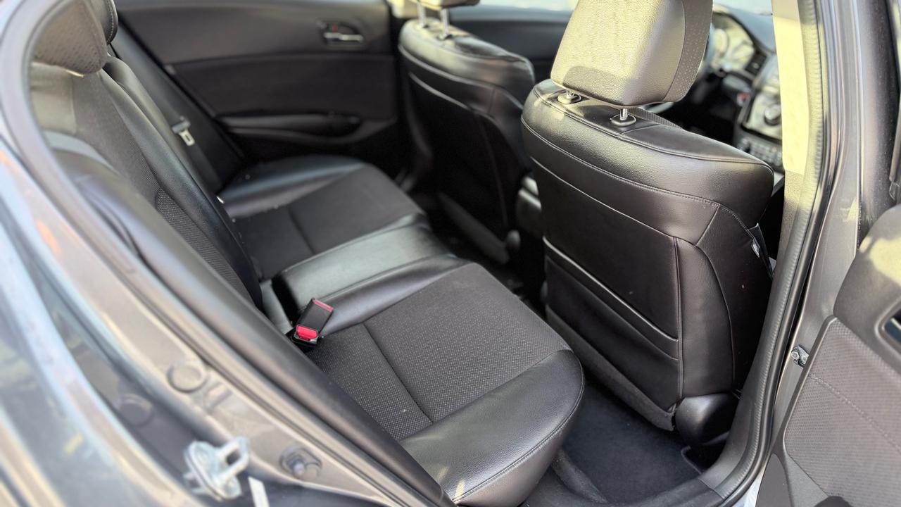 Acura ILX 4dr Sdn 2.0L 2013