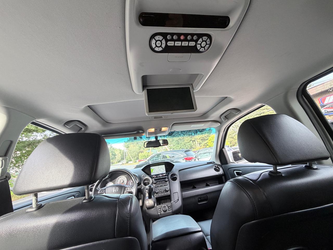 Honda Pilot 4WD 4dr Touring w/RES & Navi 2015