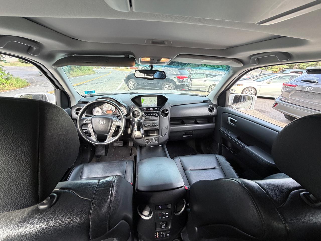 Honda Pilot 4WD 4dr Touring w/RES & Navi 2015