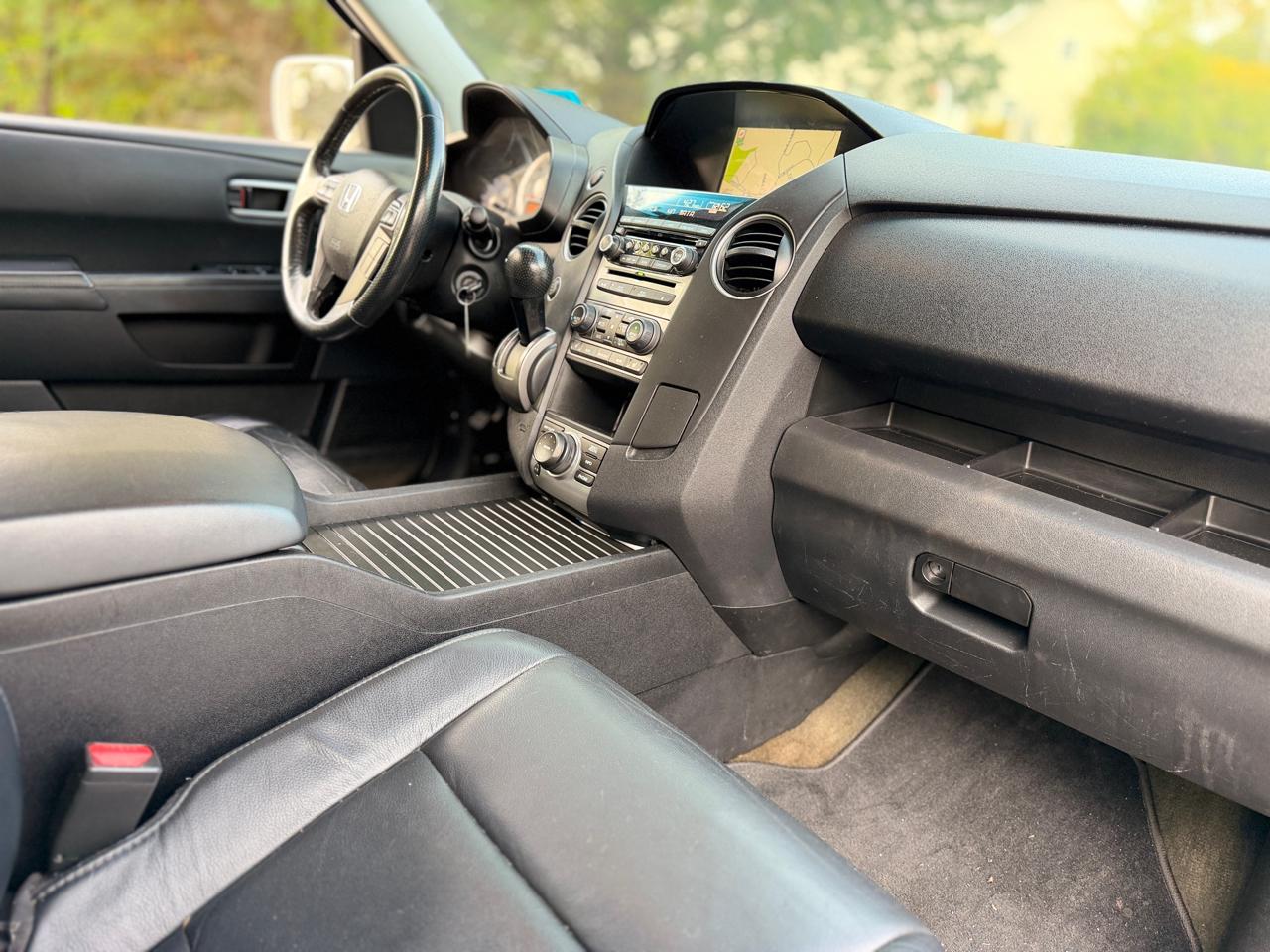 Honda Pilot 4WD 4dr Touring w/RES & Navi 2015