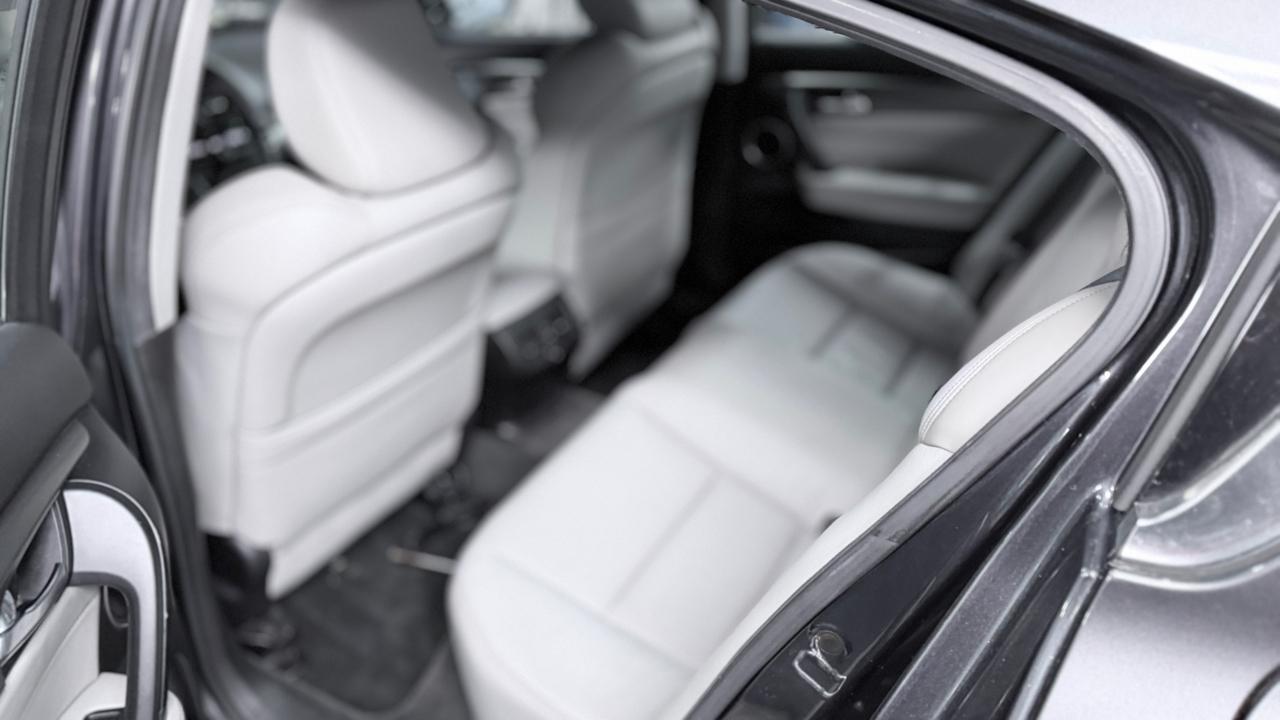 Acura TL 4dr Sdn Auto SH-AWD Tech 2012