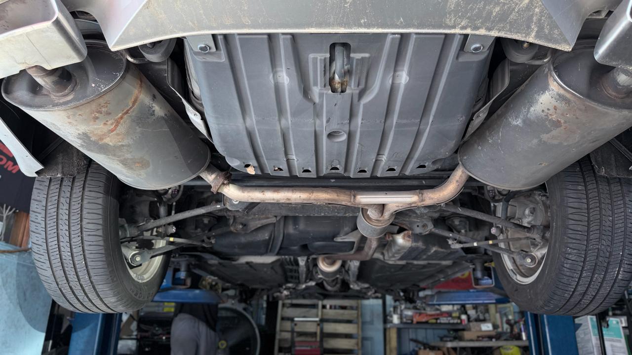 Acura TL 4dr Sdn 2WD Tech 2011