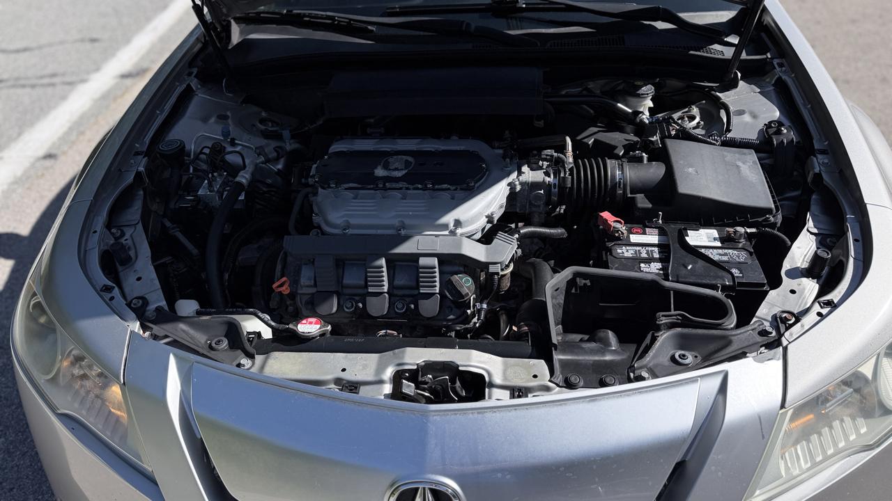 Acura TL 4dr Sdn 2WD Tech 2011
