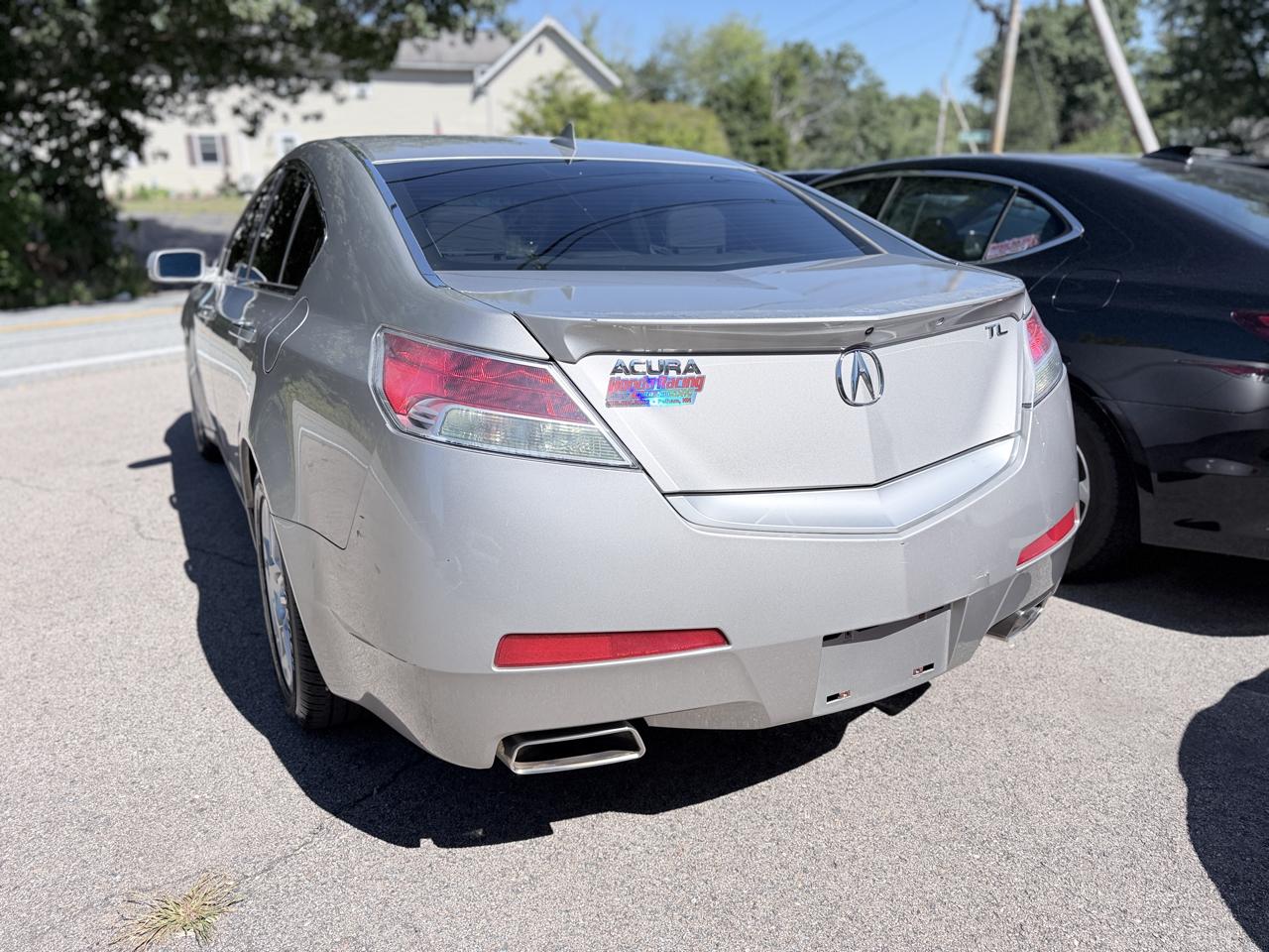 Acura TL 4dr Sdn 2WD Tech 2011