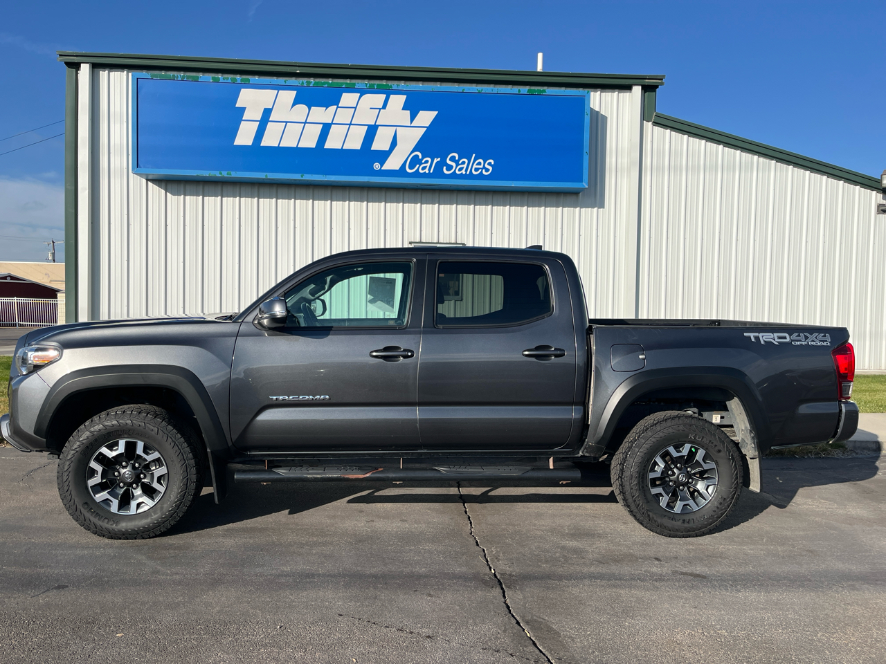 2016 Toyota Tacoma 4x4 Double Cab V6 TRD photo 2