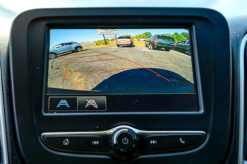 2018 Chevrolet Malibu LS photo 2