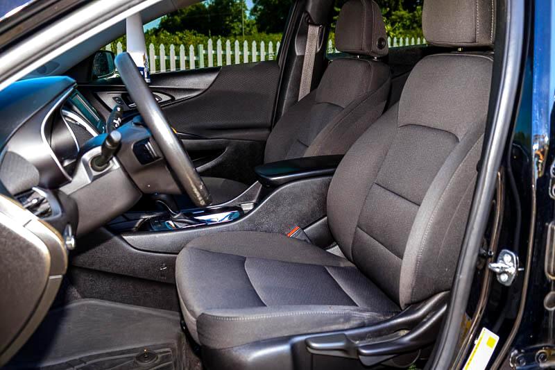 2018 Chevrolet Malibu LS photo 3