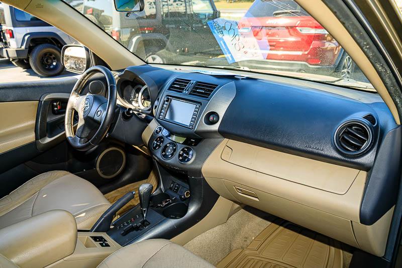 2011 Toyota RAV4 Limited photo 4