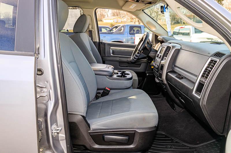 RAM 1500 Classic SLT 4x4 Quad Cab 6'4" Box 2019