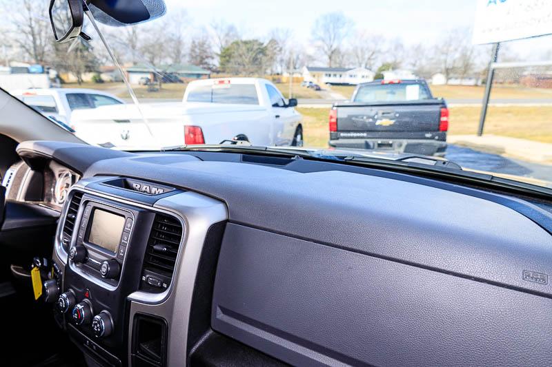 RAM 1500 Classic SLT 4x4 Quad Cab 6'4" Box 2019