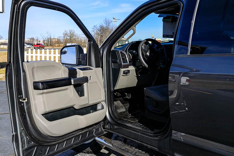 Ford F-150 4WD SuperCrew 145" XLT 2015