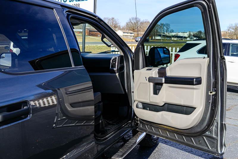 Ford F-150 4WD SuperCrew 145" XLT 2015