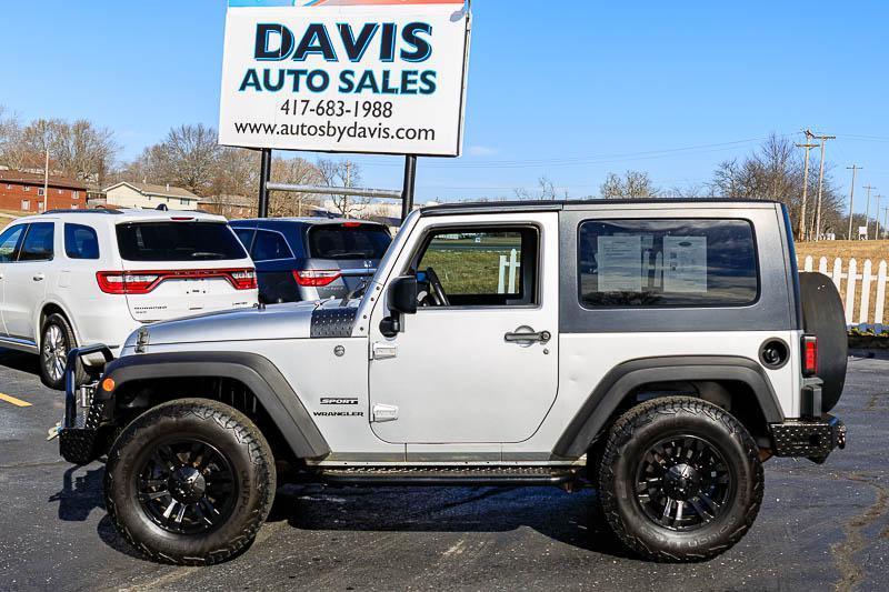 Jeep Wrangler Sport 4WD 2010