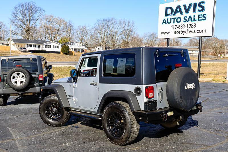 Jeep Wrangler Sport 4WD 2010