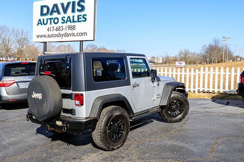 Jeep Wrangler Sport 4WD 2010