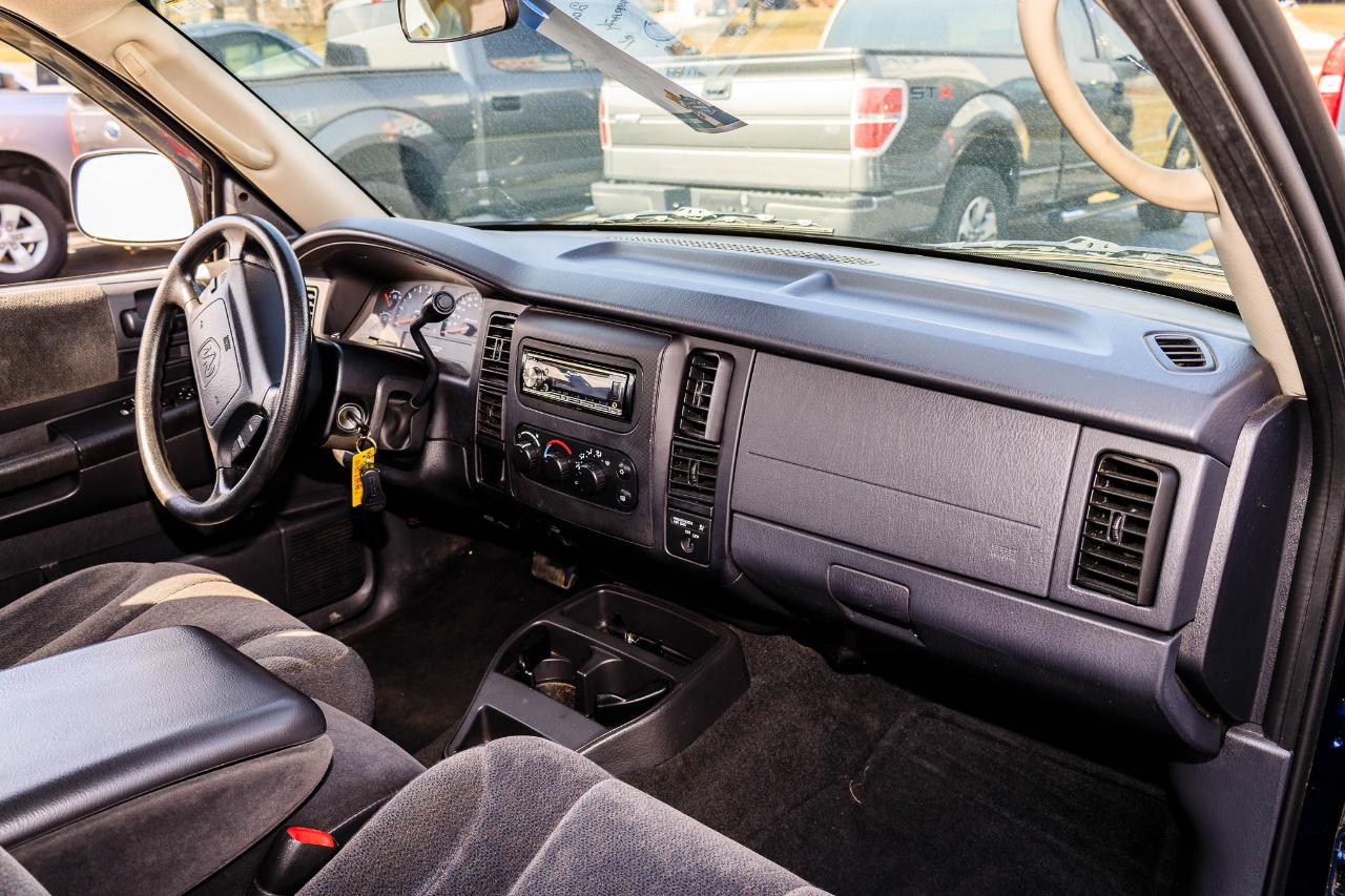 Dodge Dakota SLT Club Cab 2WD 2004