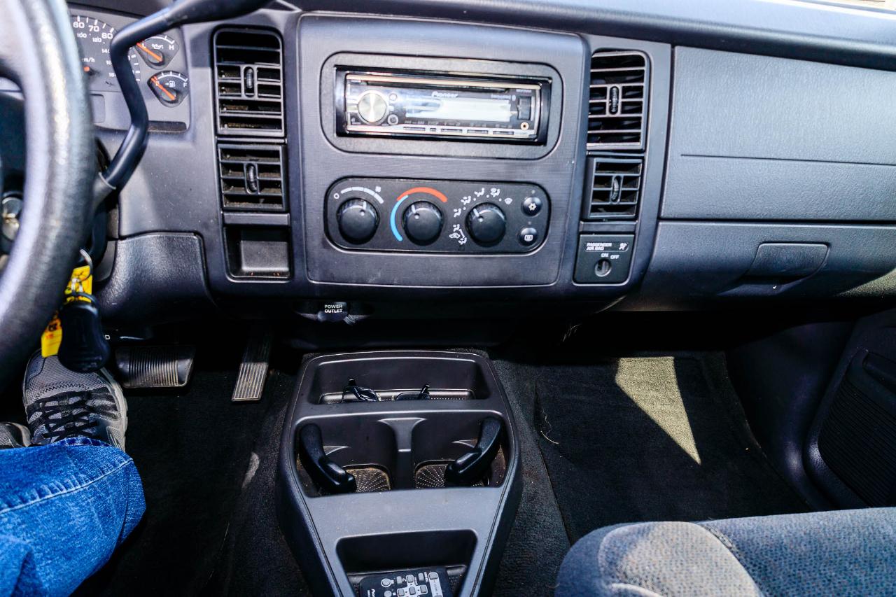 Dodge Dakota SLT Club Cab 2WD 2004