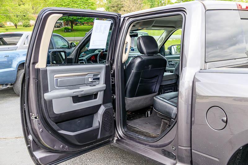 RAM 1500 Big Horn Crew Cab 4WD 2015