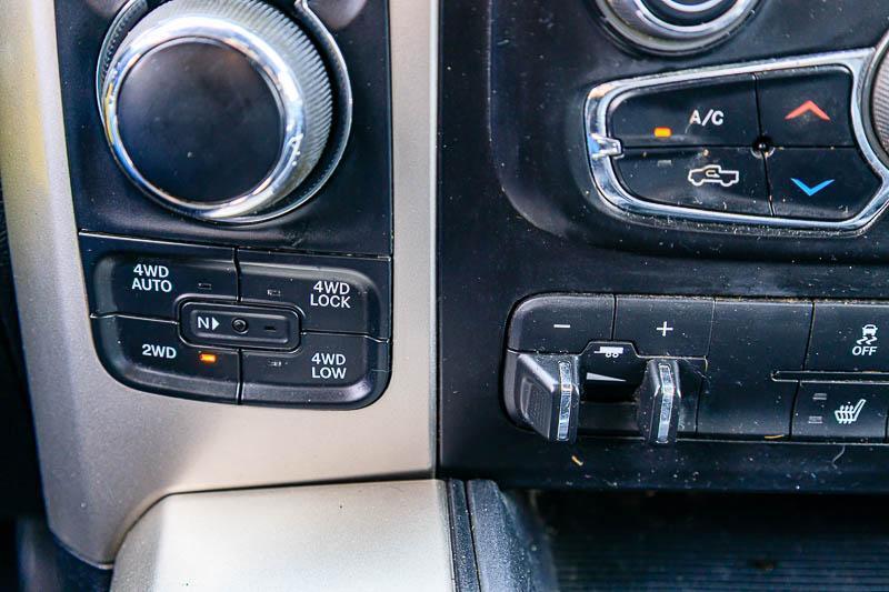 RAM 1500 Big Horn Crew Cab 4WD 2015