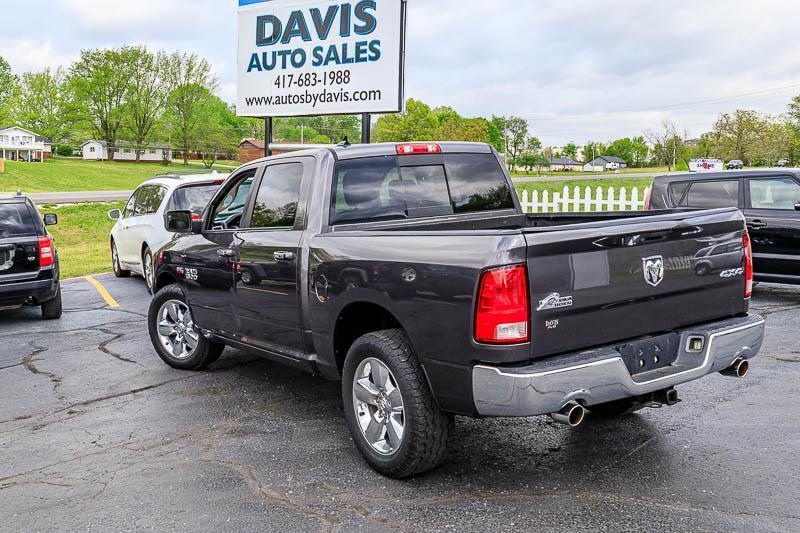RAM 1500 Big Horn Crew Cab 4WD 2015