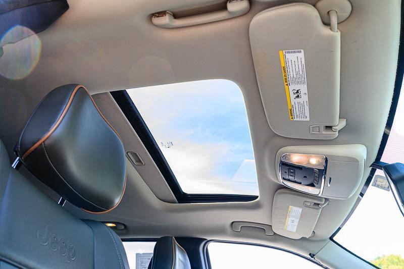 Jeep Grand Cherokee  2011