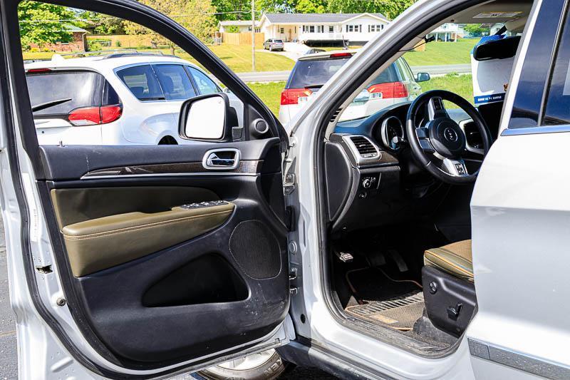 Jeep Grand Cherokee  2011