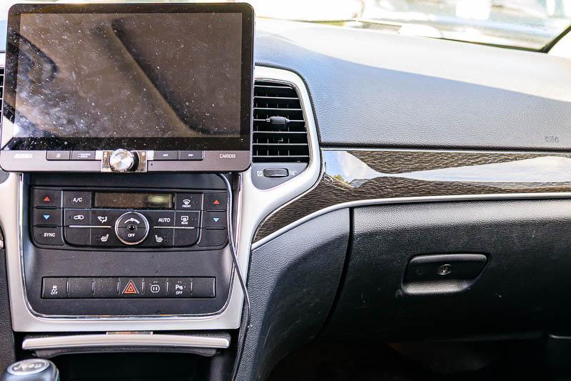 Jeep Grand Cherokee  2011