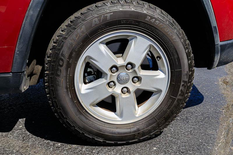 Jeep Grand Cherokee Laredo 4WD 2012