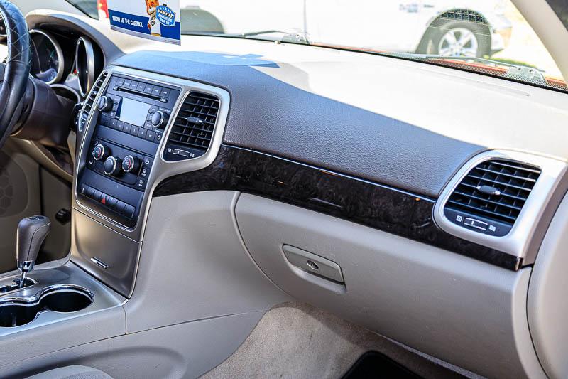 Jeep Grand Cherokee Laredo 4WD 2012