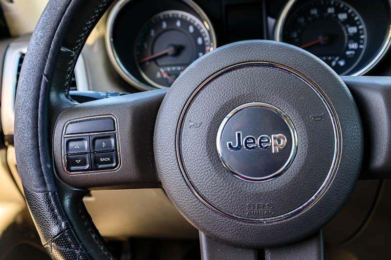 Jeep Grand Cherokee Laredo 4WD 2012