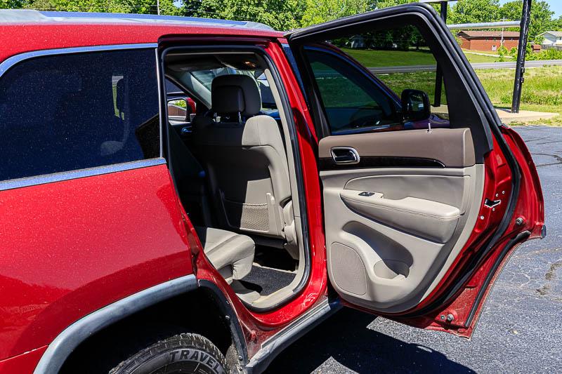Jeep Grand Cherokee Laredo 4WD 2012