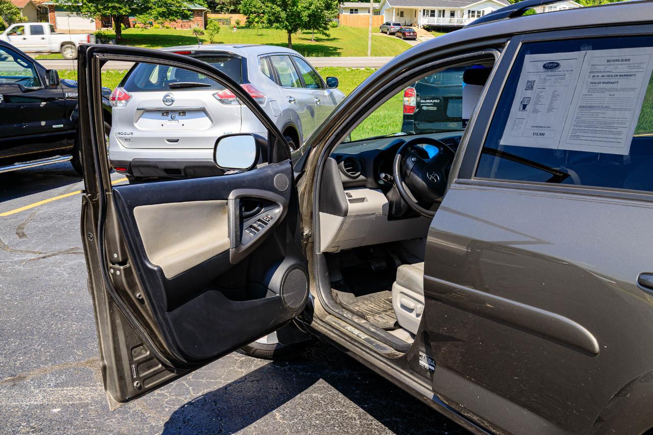 Toyota RAV4 Limited I4 4WD 2012