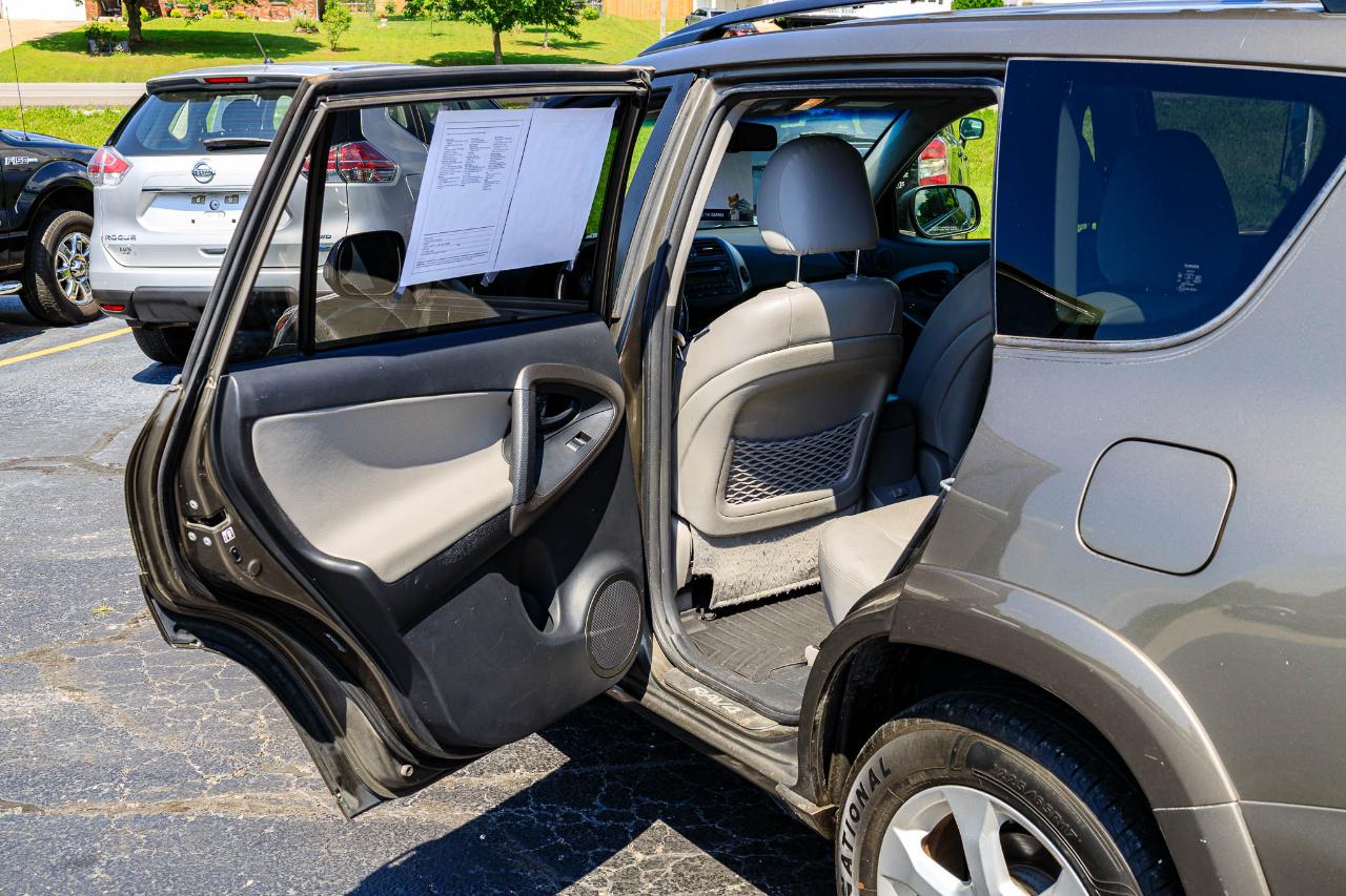 Toyota RAV4 Limited I4 4WD 2012