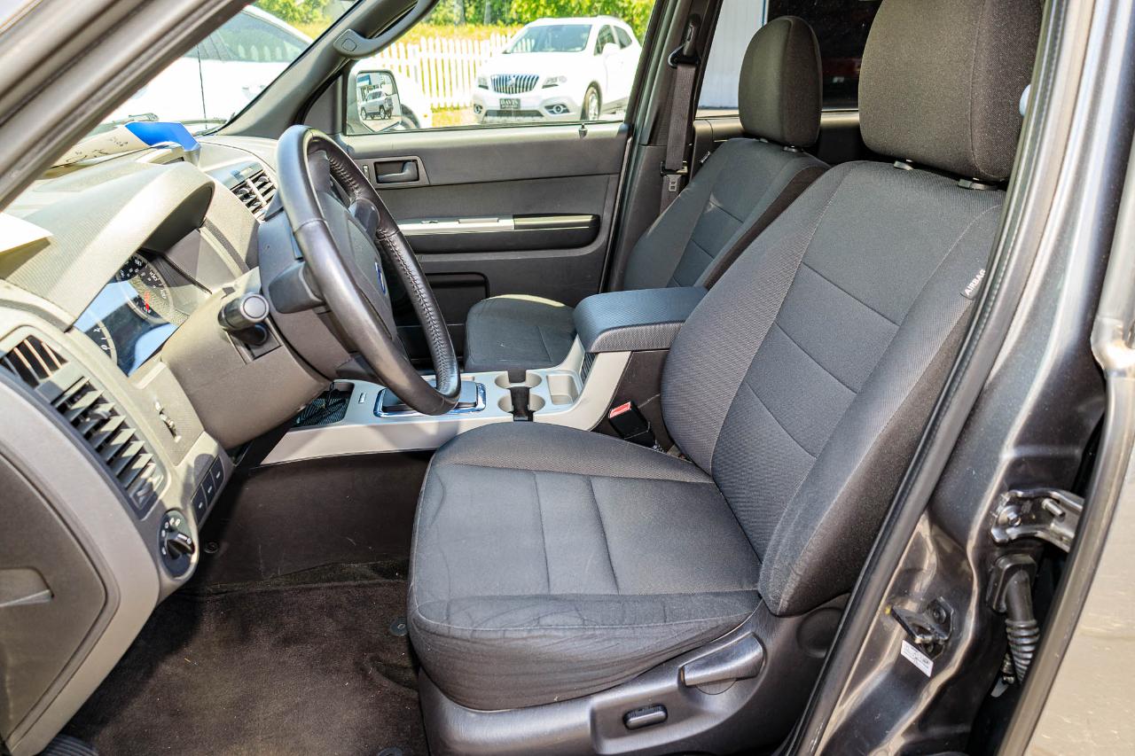 Ford Escape XLT 4WD 2012