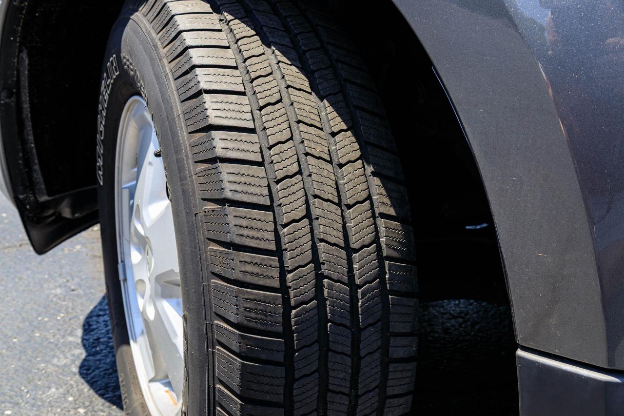 Ford Escape XLT 4WD 2012